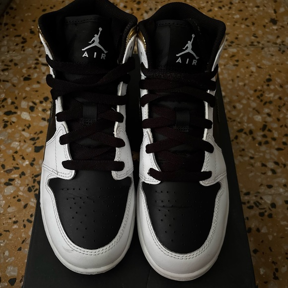 Jordan Other - Air Jordan Mid White & Black with Gold Logo